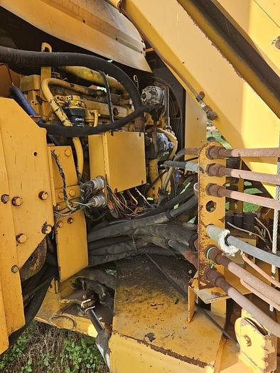 Used 2000 OXBO Big Jack with VPC1500 Bean Head