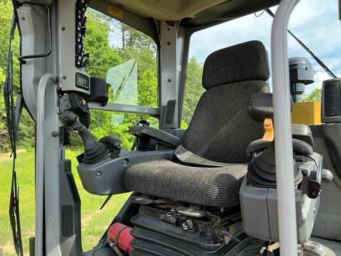 Used 2008 CATERPILLAR 12M