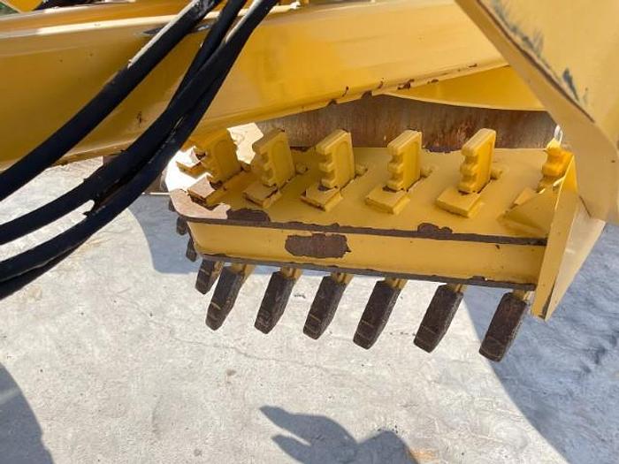 Used 2016 CATERPILLAR 12M