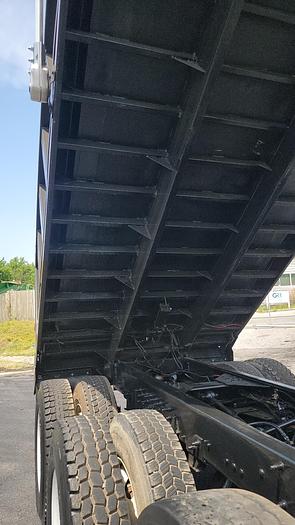 Used 2007 MACK CV713 Granite