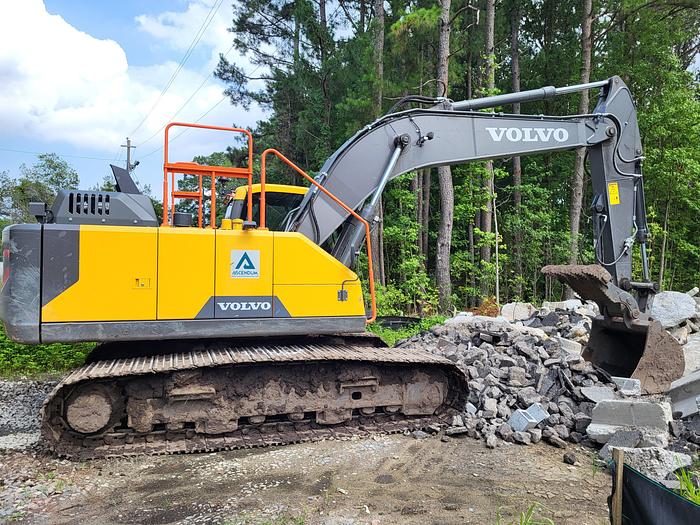 Used 2021 Volvo EC220E