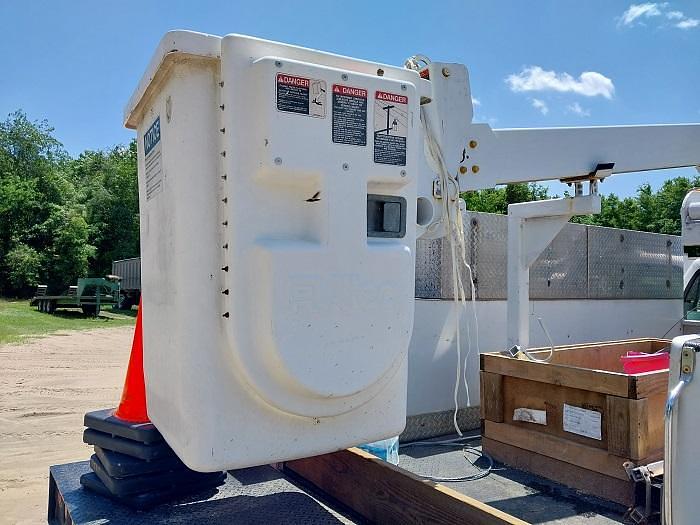 Used 2004 Ford F450 Altec Bucket Truck