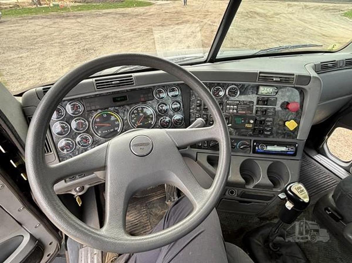 Used 2001 Freight line  Columbia 120/ Wet Line Kit 