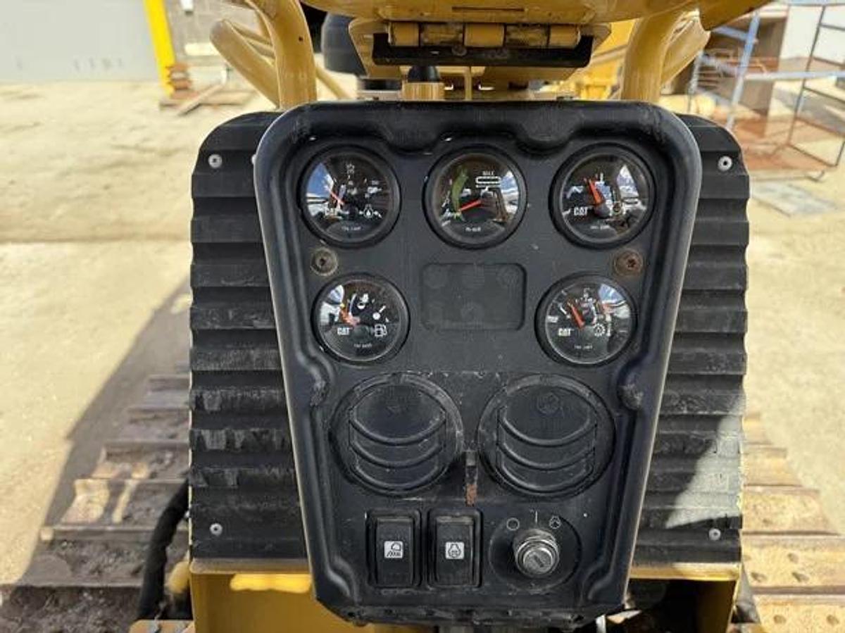Used 2002 CAT D3G XL