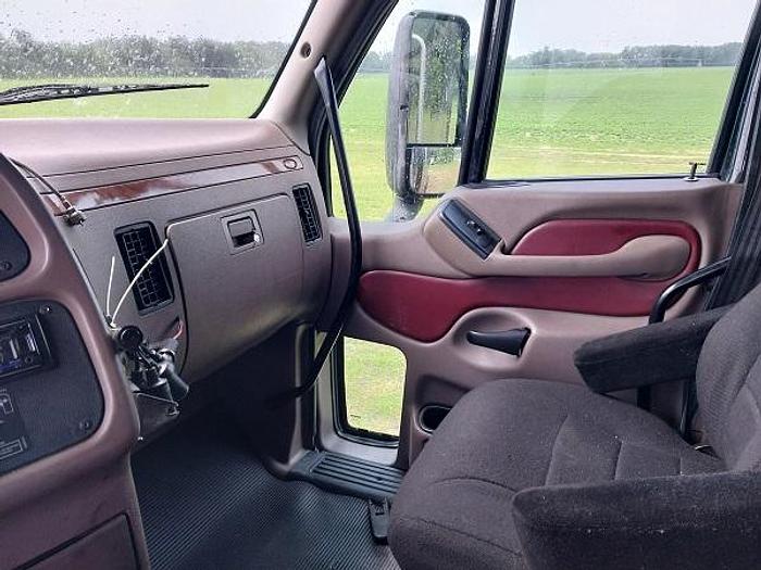 Used 2013 Peterbilt 587 T/A Tractor