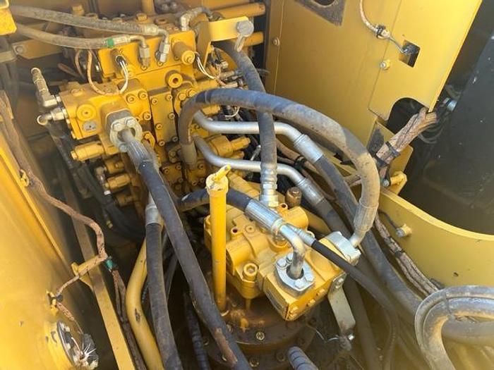 Used 2015 CAT 323FL/with Thumb