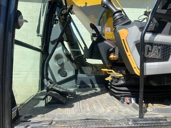 Used 2018 CATERPILLAR 320