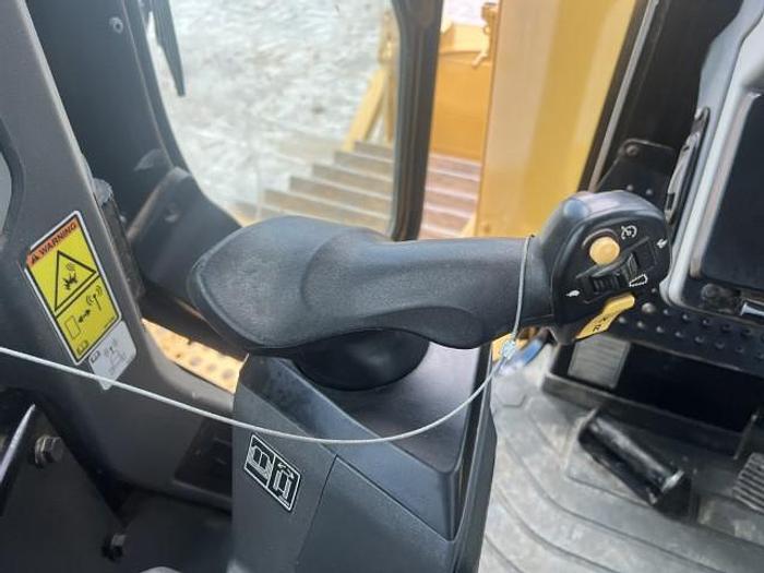 Used 2019 caterpillar D6 LGP