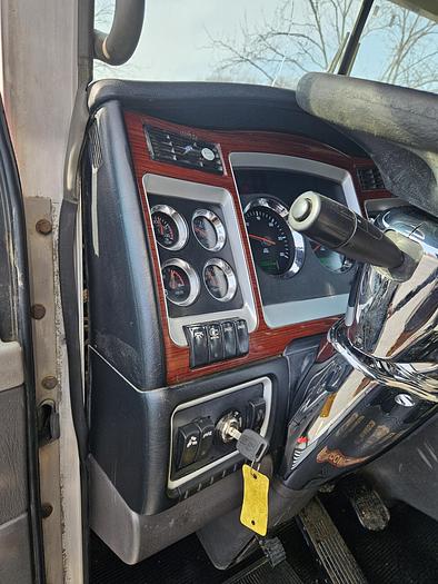 Used 2006 *** ALLISON  AUTOMATIC *** Kenworth T800