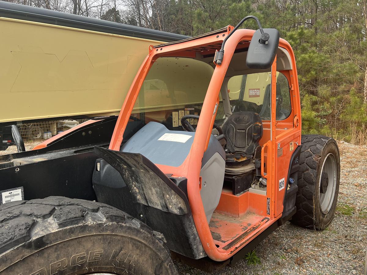 Used 2015 JLG Telehander 1255