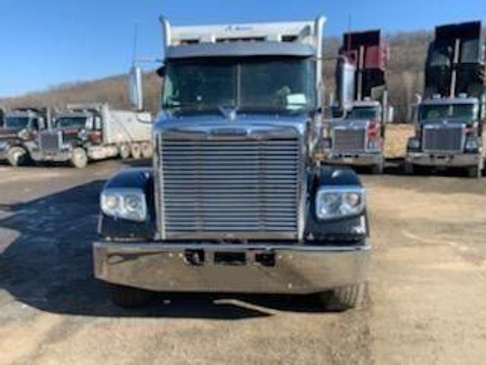 Used 2017 Freightliner Coronado SD122