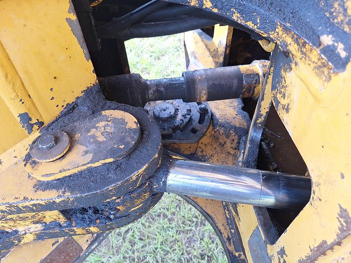 Used 2011 CATERPILLAR 525C