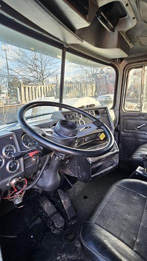 Used 2001 Mack *** Allison Automatic ***  RD688s