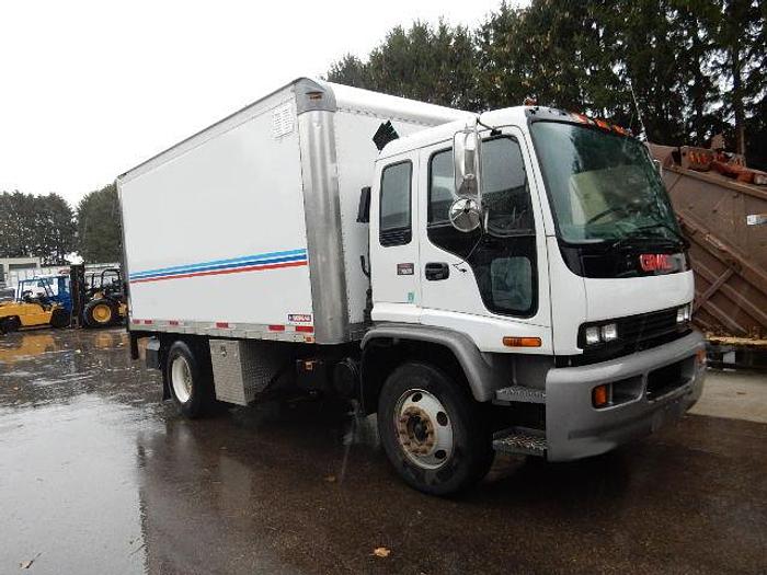 Used 2005 GMC T-7500