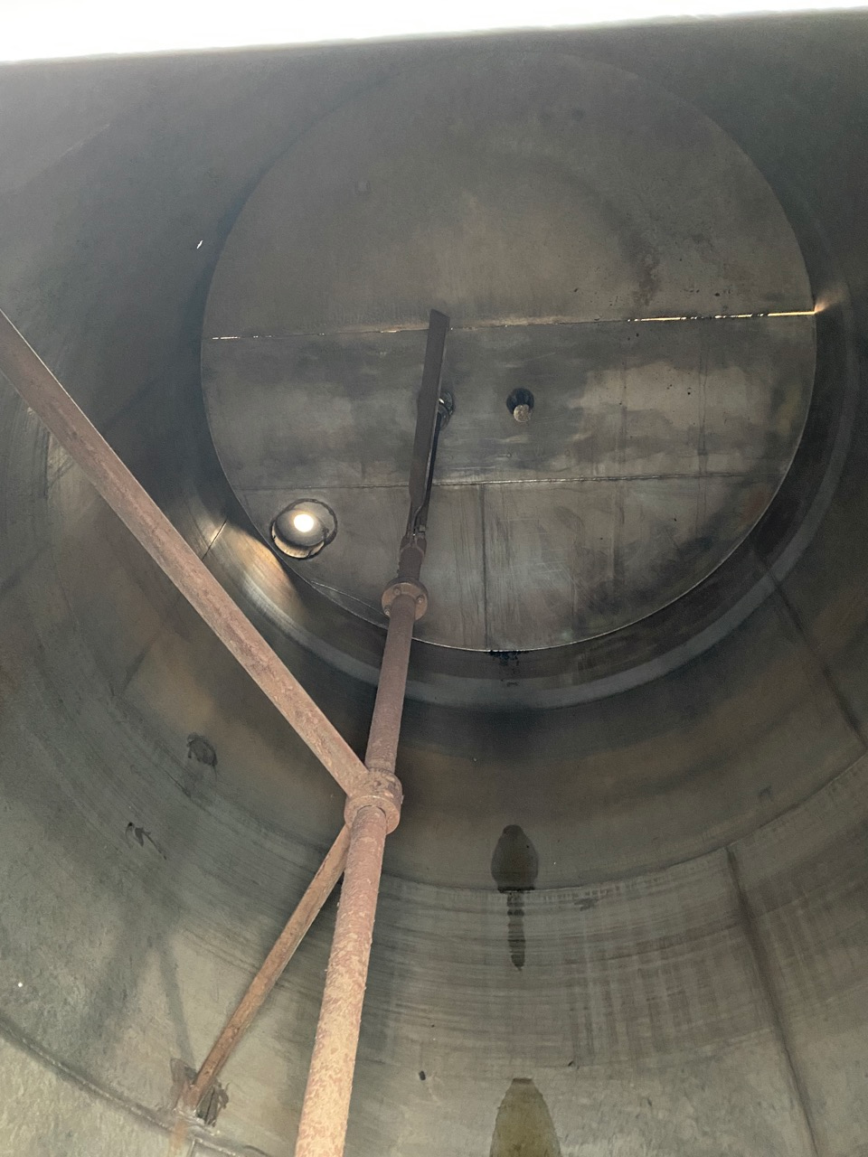 Used 36000 lt tank with mixer