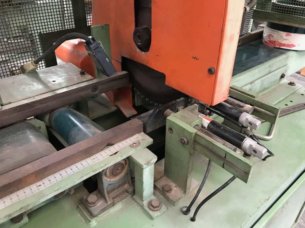 Usato Sega circolare troncatrice marca Bottene