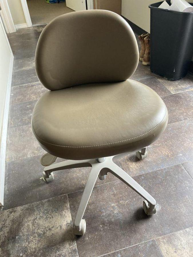Used ADEC Dentist Doctor Stool