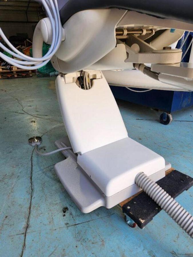 Used Adec 511 Dental chair with adec 532 delivery System, LED, and assistant arm