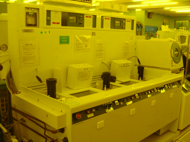 Used Dexon Plastic Dilute HF Filtered Etch Baths Wet Bench