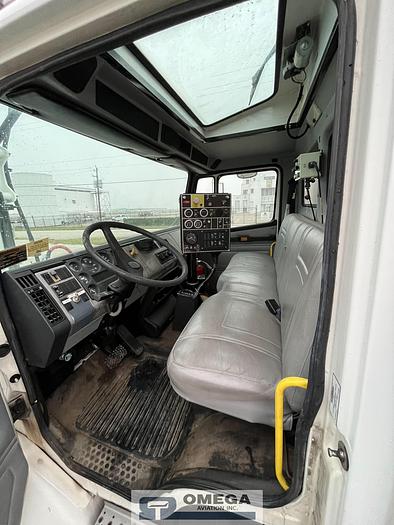 Used 1998 FMC LMD2000 Aircraft Deicer Truck