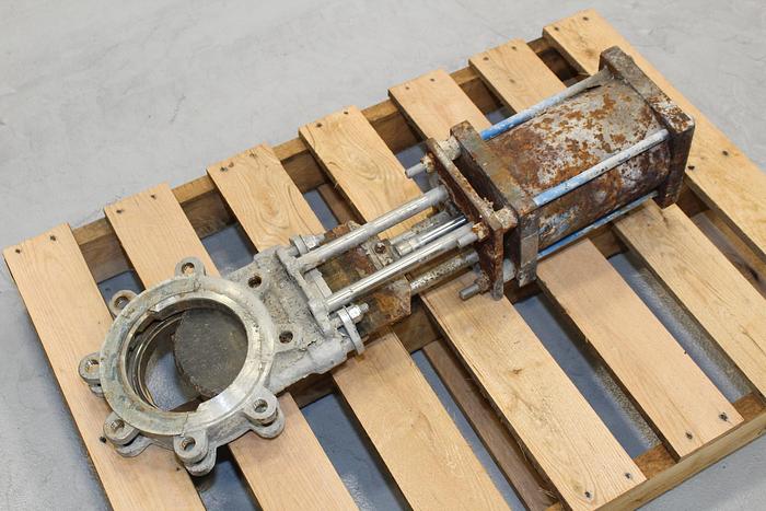 Used True Line 6" Air Operated Knife Gate Valve #43988