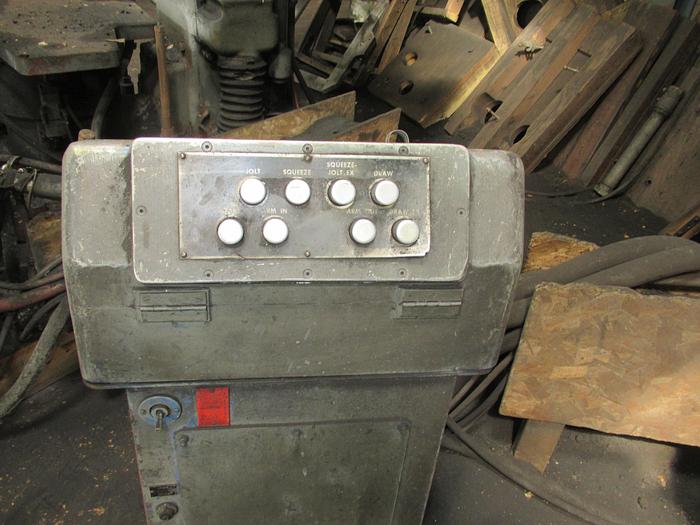 Used BMM V 1982 COPE & DRAG MACHINE