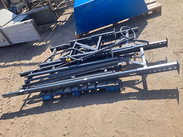 Unused Shredder, 30 HP, 23" x 42" Chamber, 48" Sweco Screener, #5533735