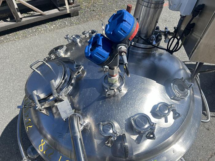 Used Reactor, 25 Gallon (400 Liters), 316L Stainless Steel, Jackted, Agitated #S745440