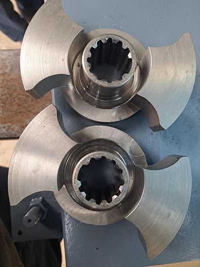 Used Pump, Positive, Waukesha, Mdl 060, 316 Stainless Steel, 3 HP #S745383