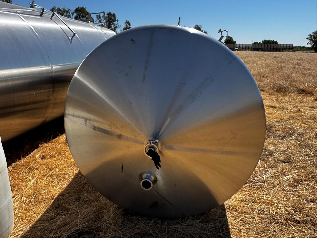 Used Tank, 1,500 Gallon, Stainless Steel, Vertical, Cherry-Burrell, #5991377