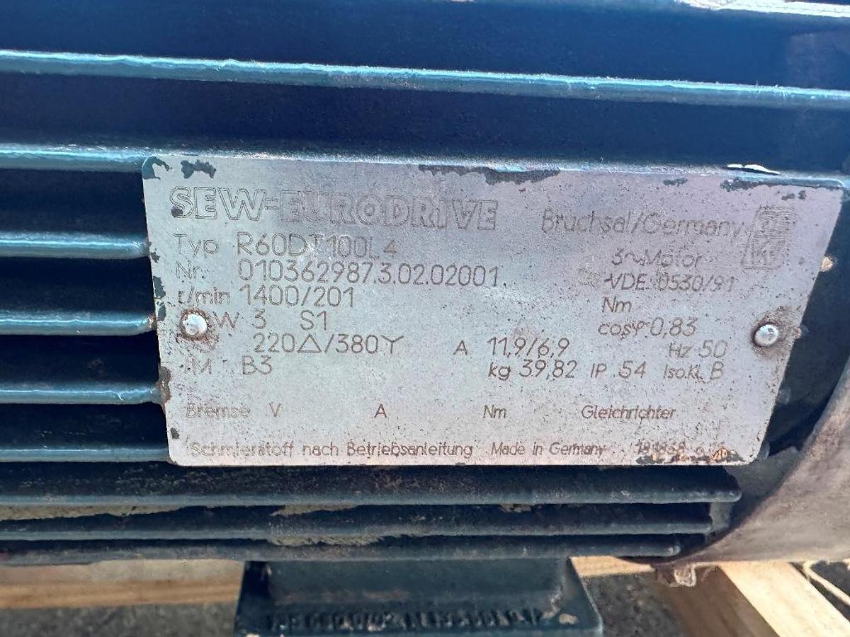 Used Conveyor, Screw, 7" Dia x 80" H, Vertical Auger Elevator, Jacketed, Bauermeister, #5991657