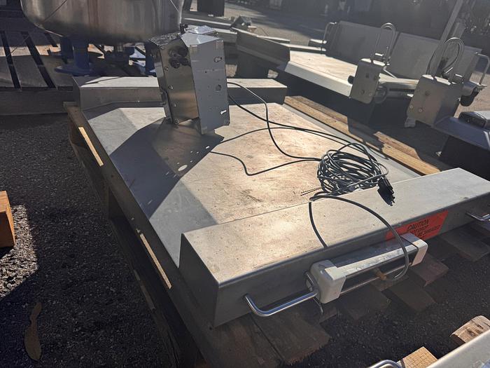 Used Scale, Platform, 30" x 30", 10,000 Pounds, Stainless Steel, Cardinal Detecto, 205, #5991256