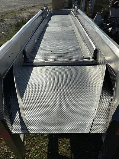 Used Screen, Vibratory, Dewatering, Stainless Steel, 5 HP, With Pump #S745396