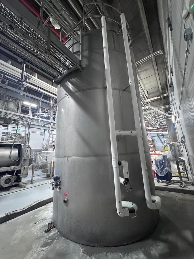 Used Tank, 6,000 Gallon, Stainless Steel, Vertical, Jacketed, Agitated, Storage Tank, #5991875