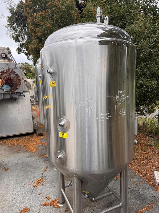 Used Tank, 375 Gallon, 304 Stainless Steel, Fermenter, Criveller, Jacketed, Cone Bottom, #5991398