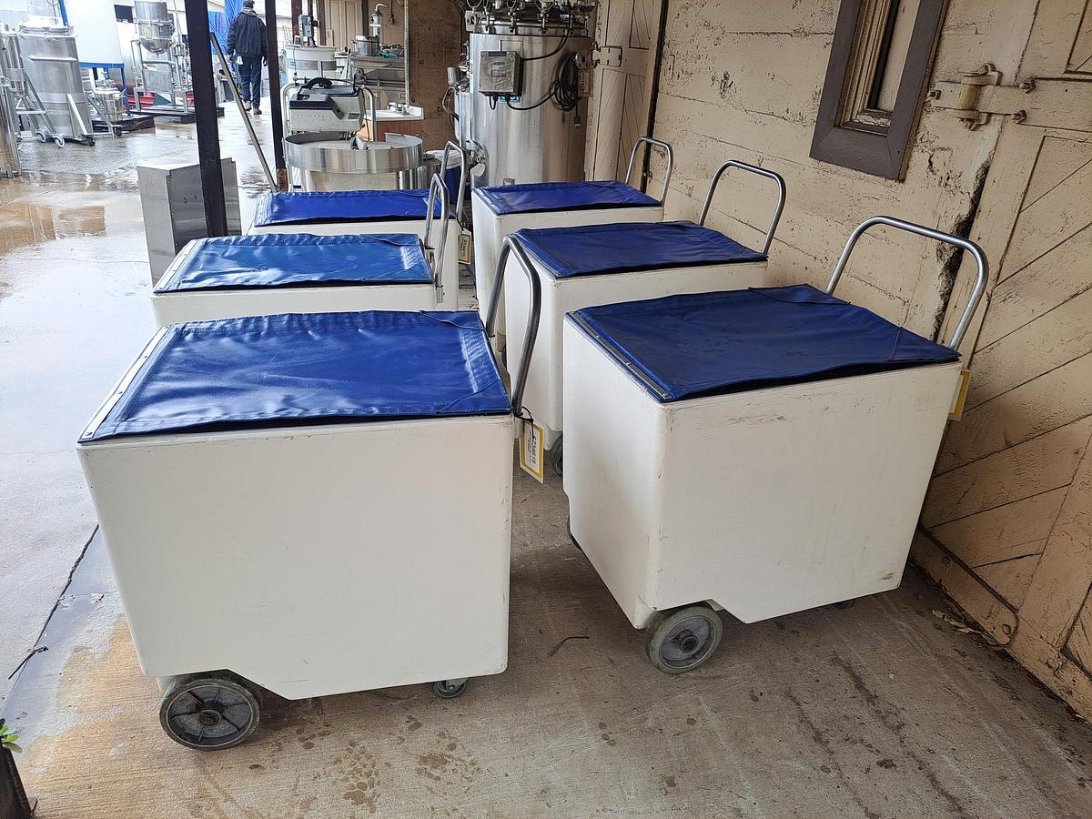 Used Cart, 26" x 18" x 23", Insulated, On Wheels (6) #S734619