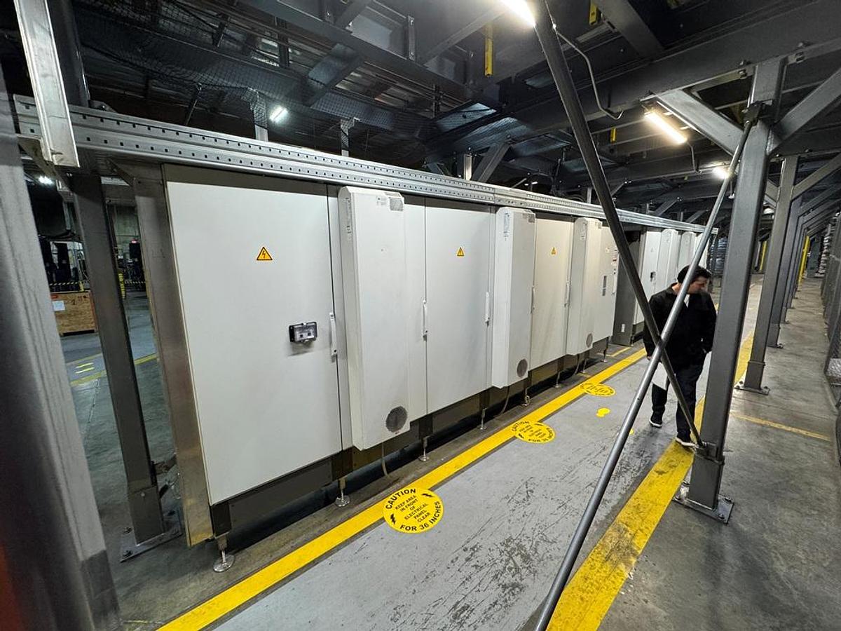 Used Bottling Line, 600–800 BPM, PET, US Bottlers Filler, Sidel Labeler, Kisters Shrink Wrapper, #5991608