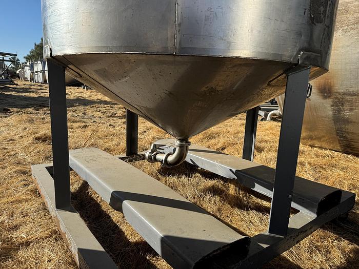 Used Tank, 750 Gallon, 316 Stainless Steel, Cone Bottom, 4' x 8', #5990993