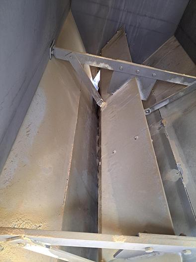 Used Hopper, Dump, 200 CF, 304 Stainless Steel, Auger Discharge #5674437