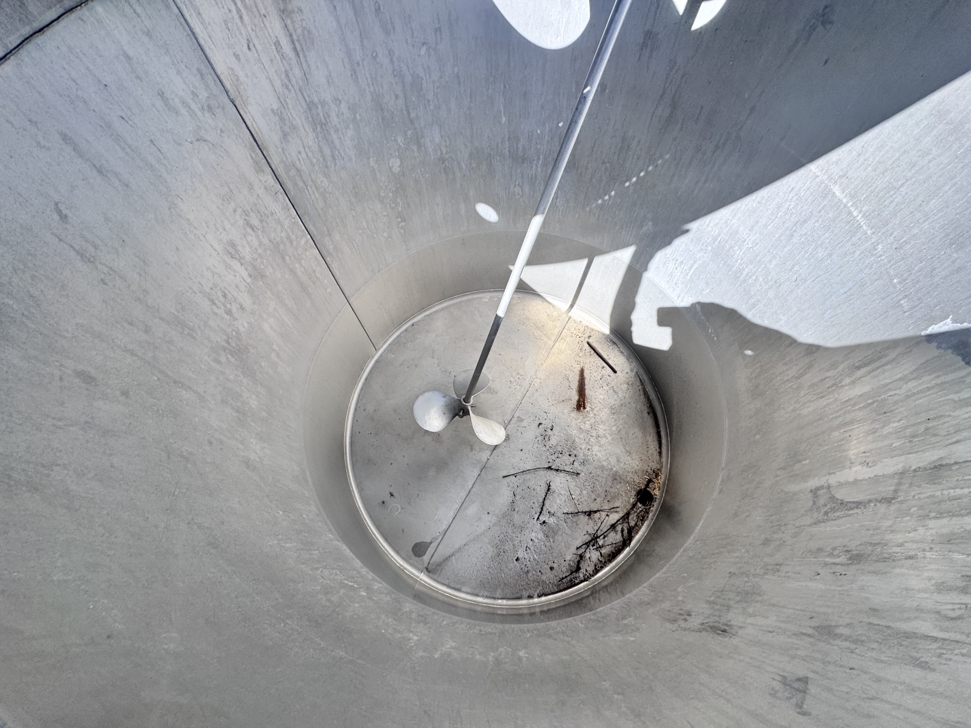 Used Tank, 275 Gallon, Stainless Steel, Lightnin 1.5 HP Agitator, #5991974