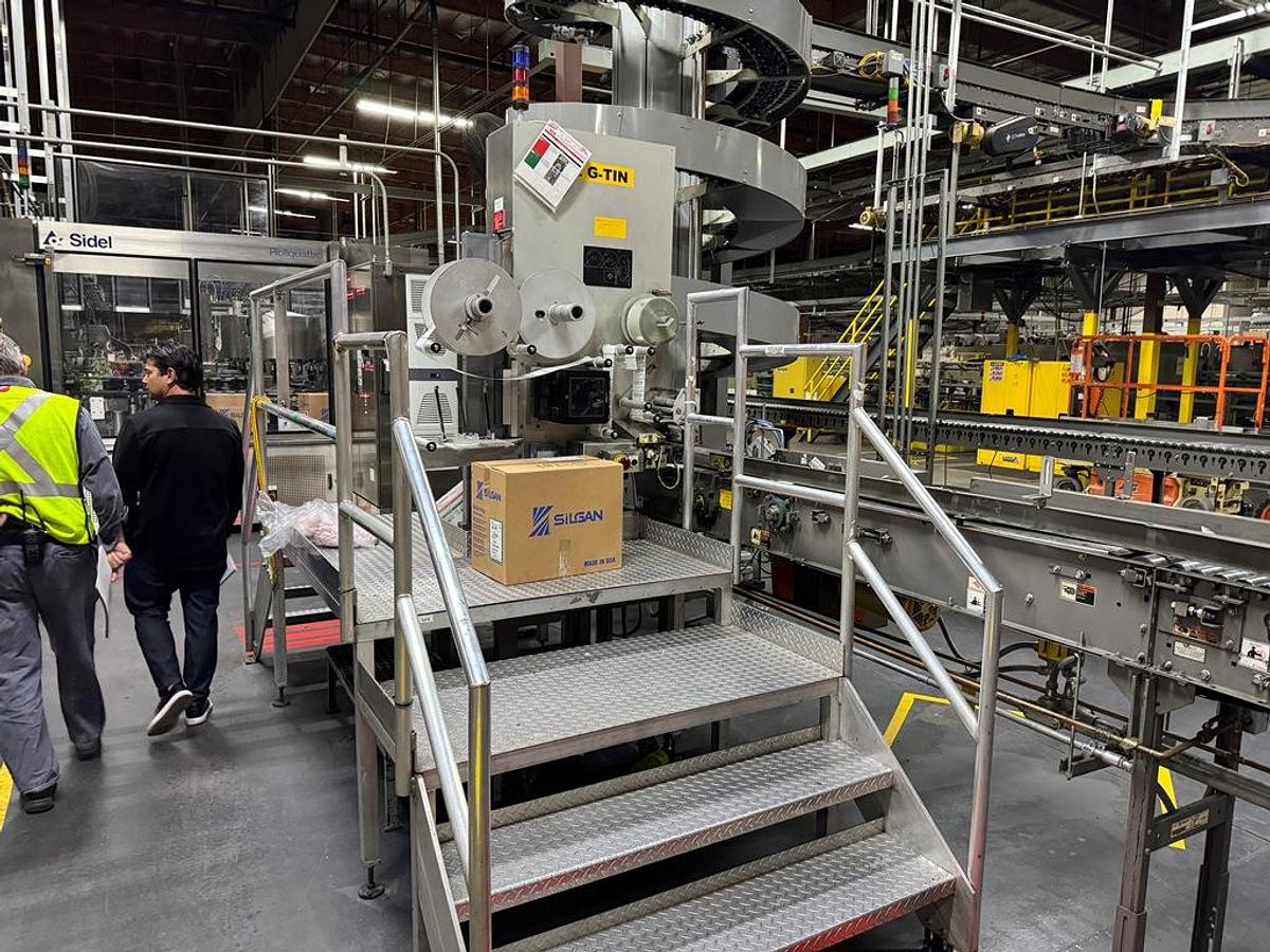 Used Bottling Line, 600–800 BPM, US Bottlers Filler, Sidel Labeler, Kisters TSP100V Shrink Wrapper, #5991609