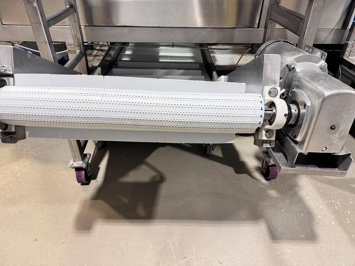 Used Conveyor, Belt, 30" Wide x 7' Long, Stainless Steel, Incline, Cleated, #5992000