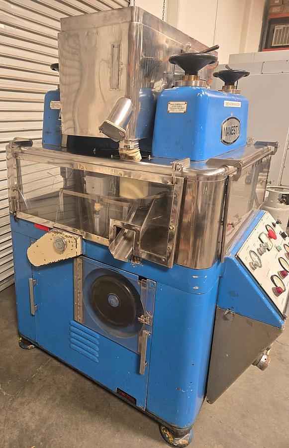 Used Tablet Press, Natoli Manesty Betapress, Multi Station, Rotary, 2007, #5991458