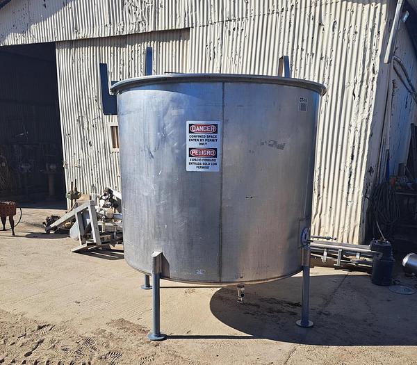 Used Tank, 1,050 Gallon, S/st, FT/SB, 72" x 59" #S744489