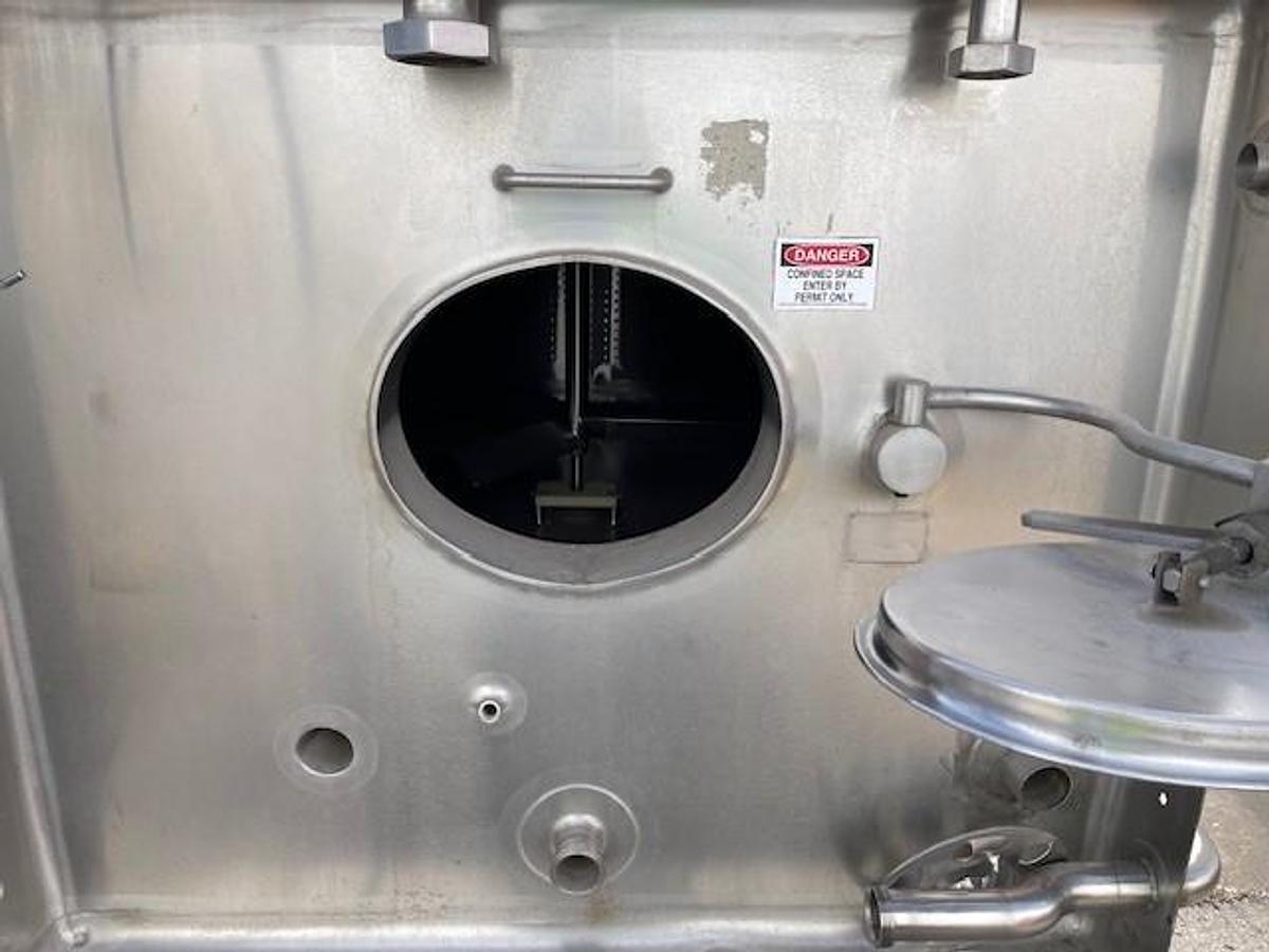 Used Tank, 3,000 Gallon, APV Crepaco, Jacketed, Vertical, Agitated, Stainless Steel, #5991448