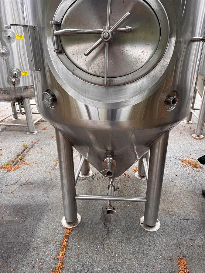 Used Tank, 375 Gallon, 304 Stainless Steel, Fermenter, Criveller, Jacketed, Cone Bottom, #5991398