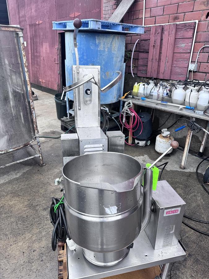 Used Kettle, 10 Gallon, Groen, Electric, Jacketed, Scraper Agitated, Tilting, Model TDB/7-10, #