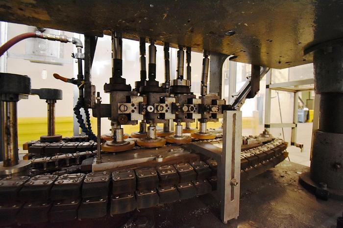 Used Capper, Resina, Spindle Capper, Screw Capper, Cap Feeder #5991087