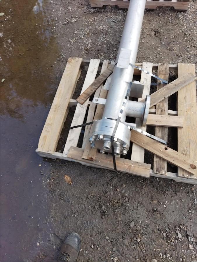 Used Heat Exchanger, Shell & Tube, 100 SF, S/st, 150 PSI, B #S743656