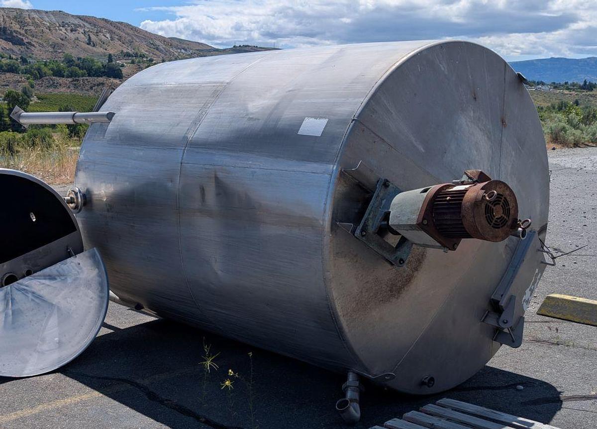 Used Tank, 2,250 Gallon, Stainless Steel, 80” x 96”, Cone Bottom, Lightnin Agitated, #5991596